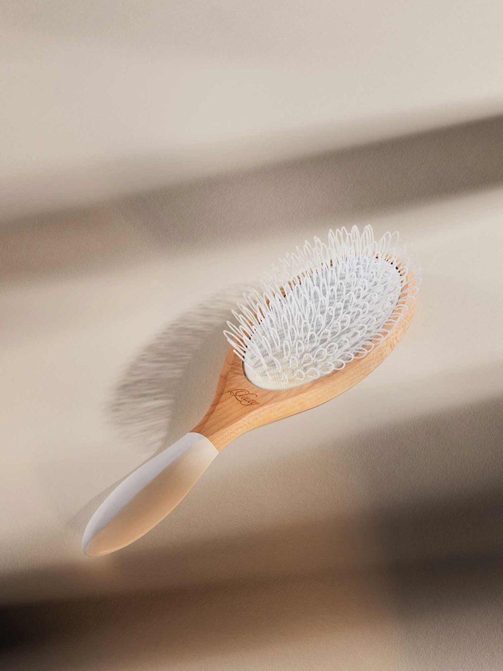 Loop Hair Extensions Brush - Image 4