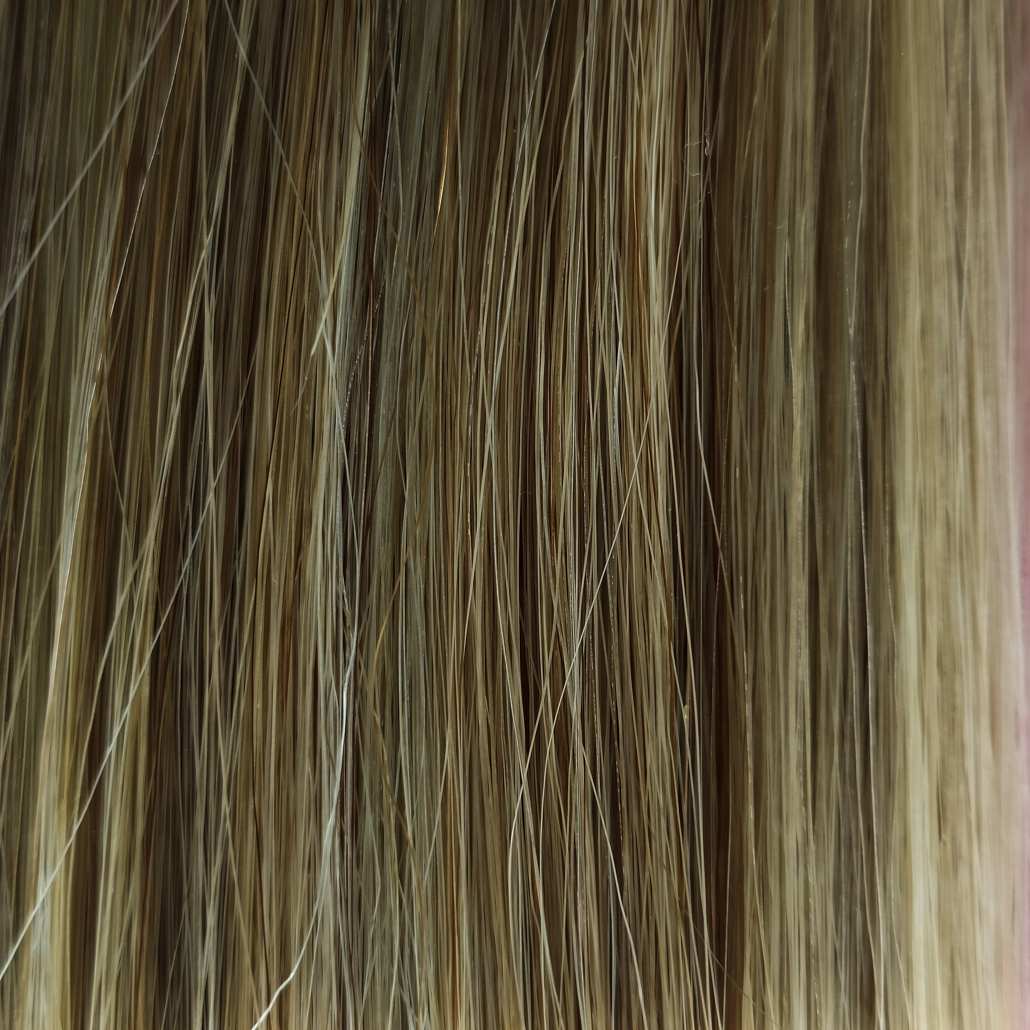 20" Genius Weft2Weave - 60 Grams - Gold